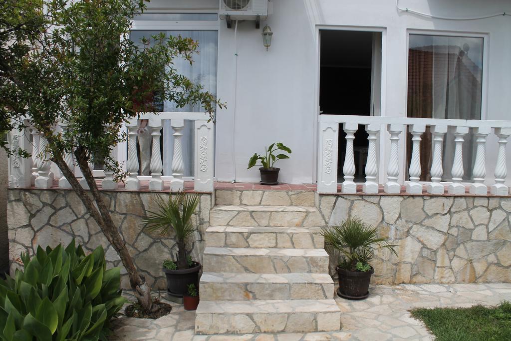 Rooms And Apartments Milana Бар Экстерьер фото
