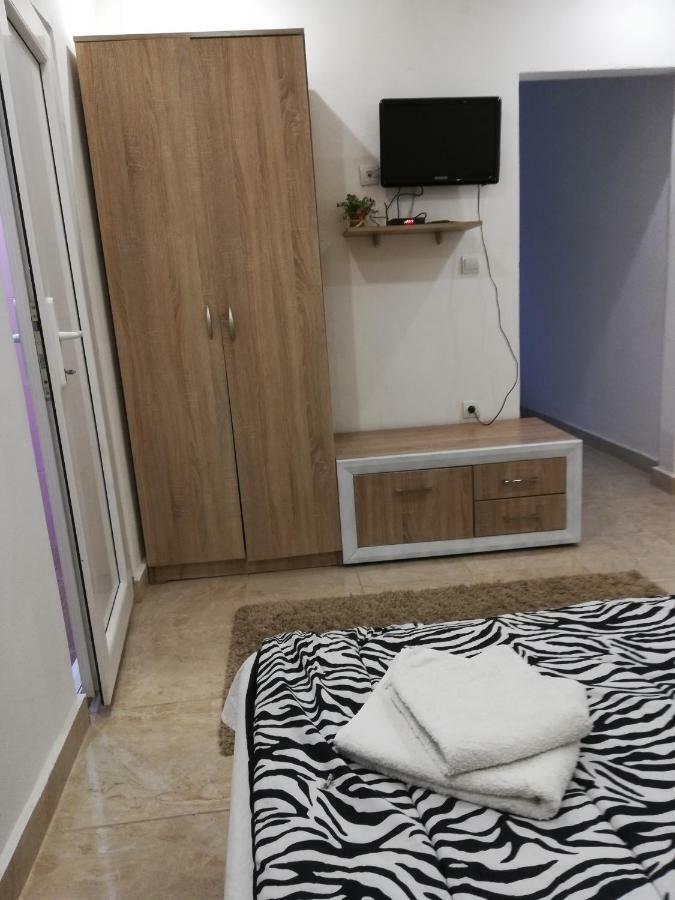 Rooms And Apartments Milana Бар Экстерьер фото