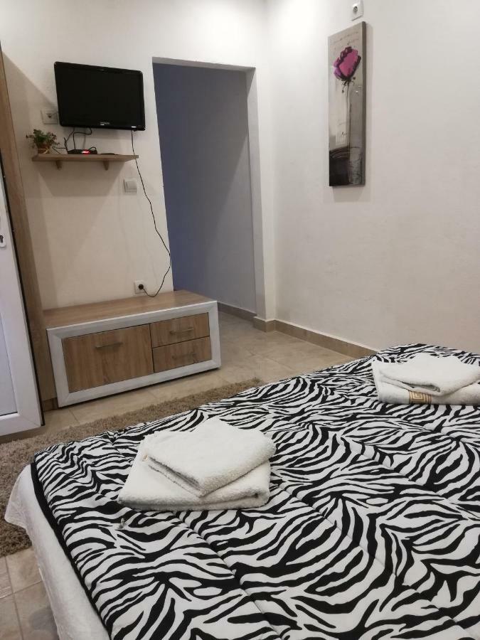 Rooms And Apartments Milana Бар Экстерьер фото