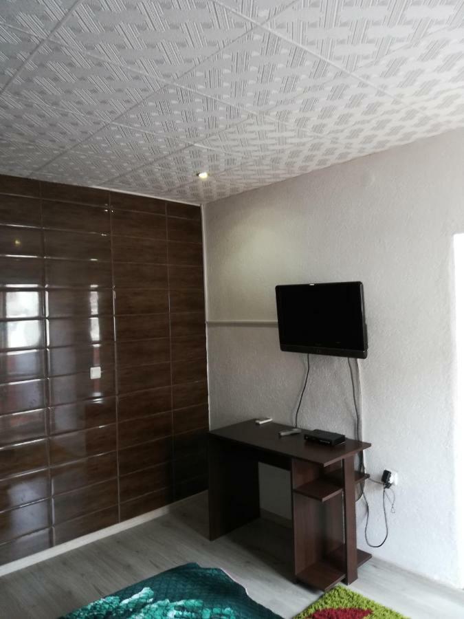Rooms And Apartments Milana Бар Экстерьер фото